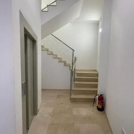 Centro 1 * רונדה